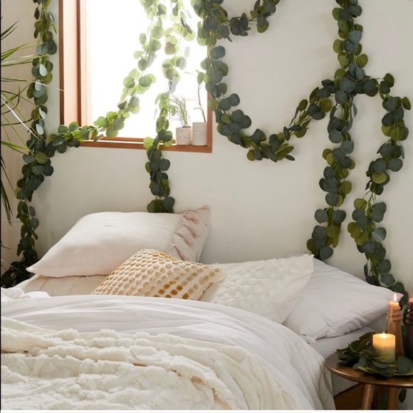 Hanging Eucalyptus Vine Garland - Picture 1 of 3